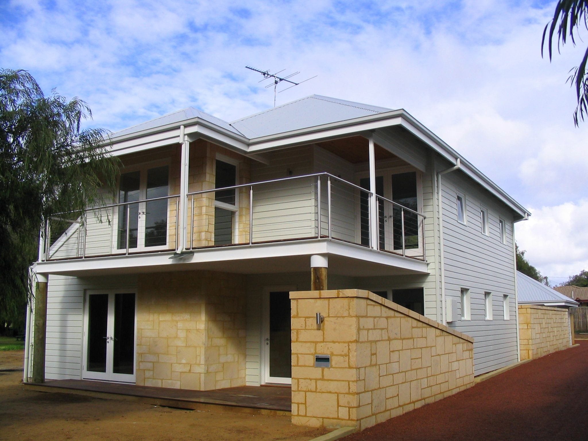 Beachside family/holiday home